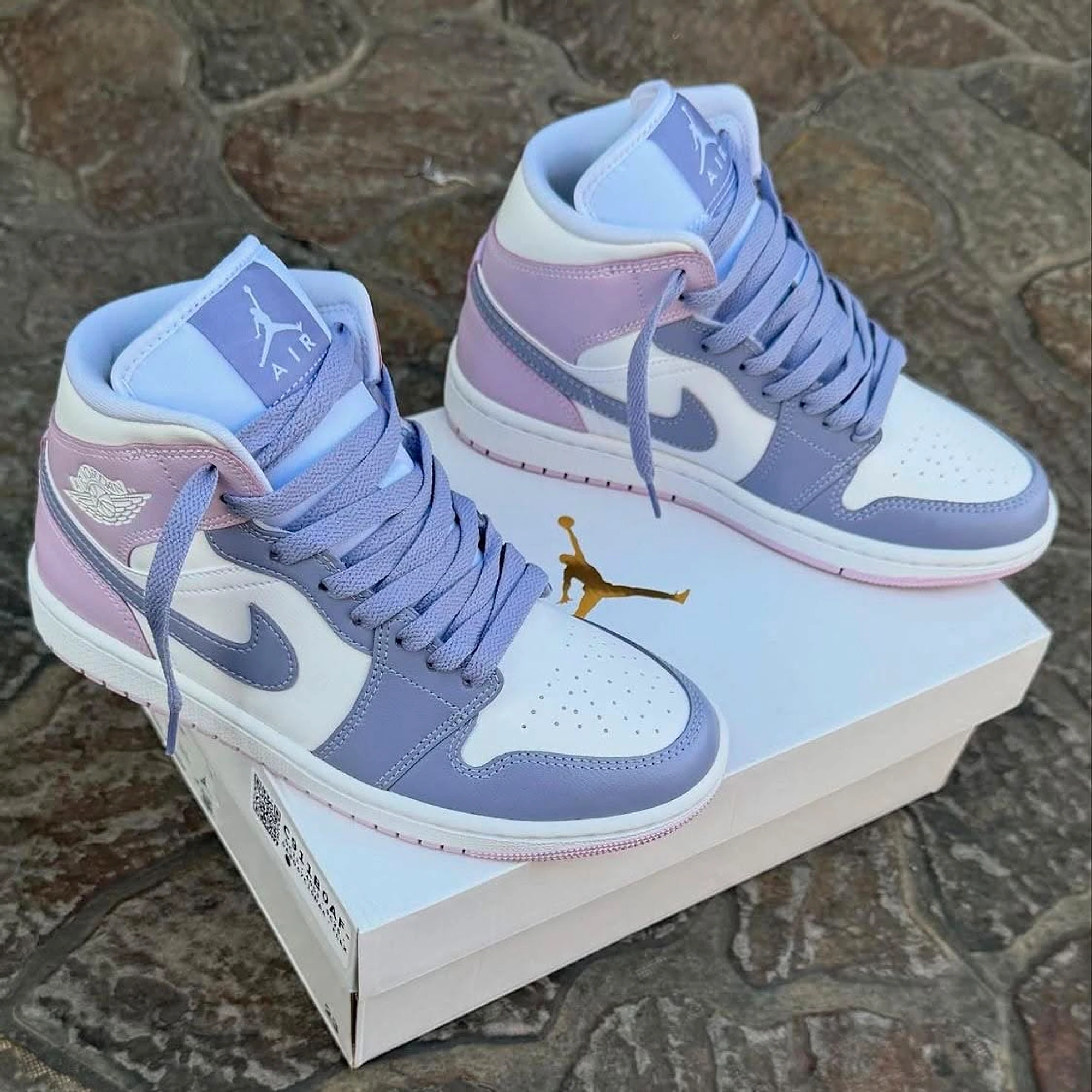 Air Jordan 1 Mid Lilac / Pink