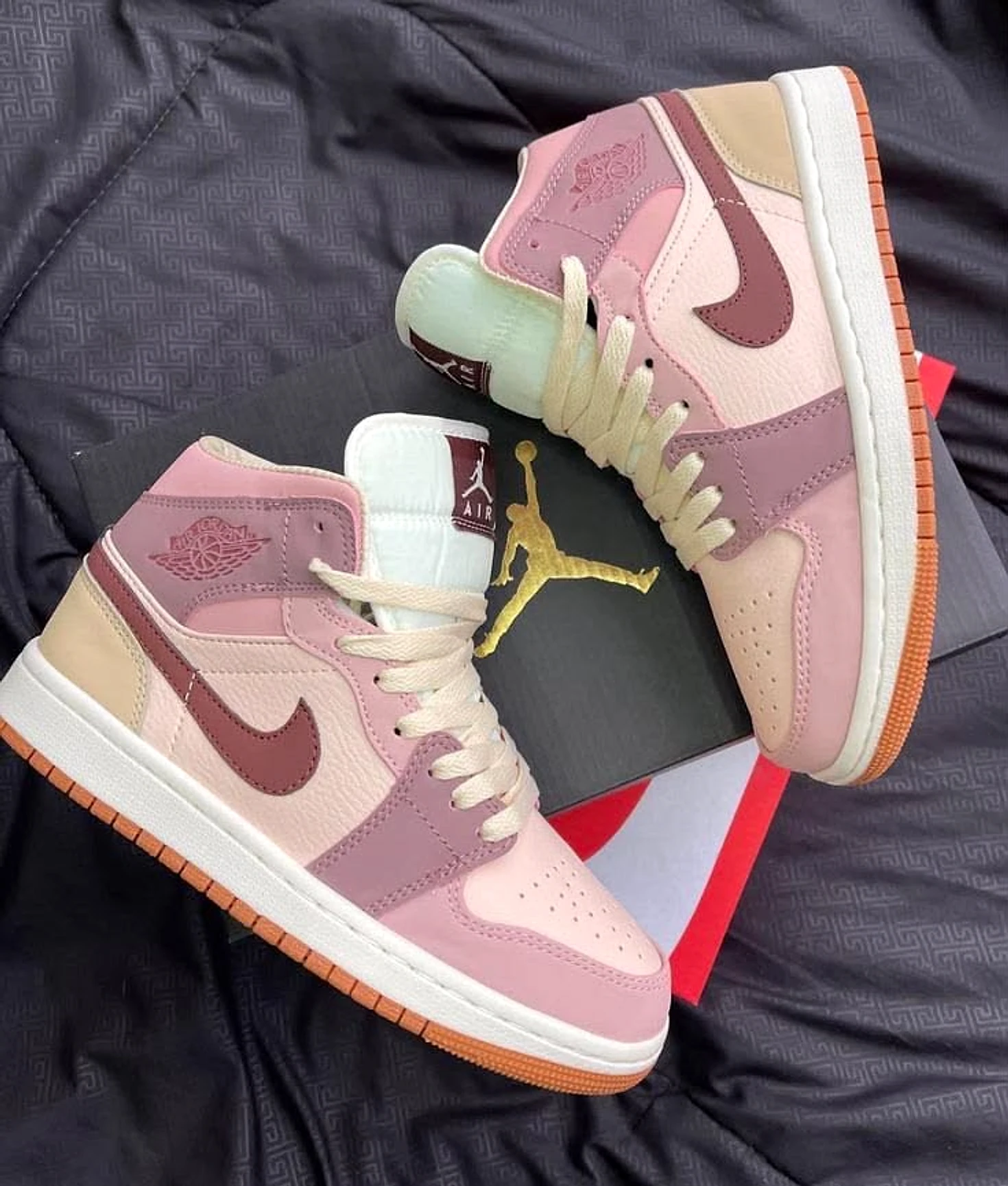 Air Jordan 1 Mid Blush / Burgundy, Gum Sole, full view