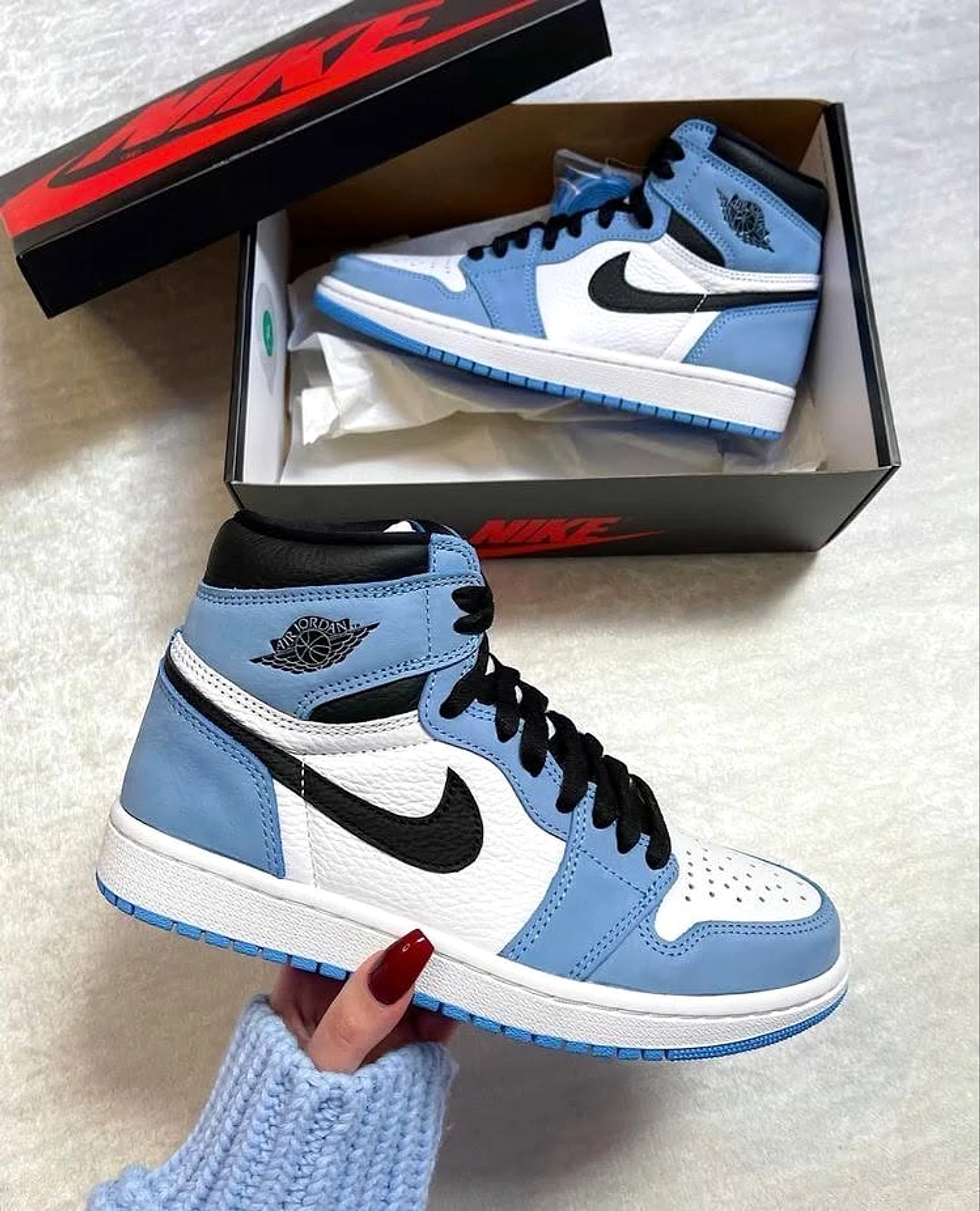 Air Jordan 1 Retro High OG University Blue