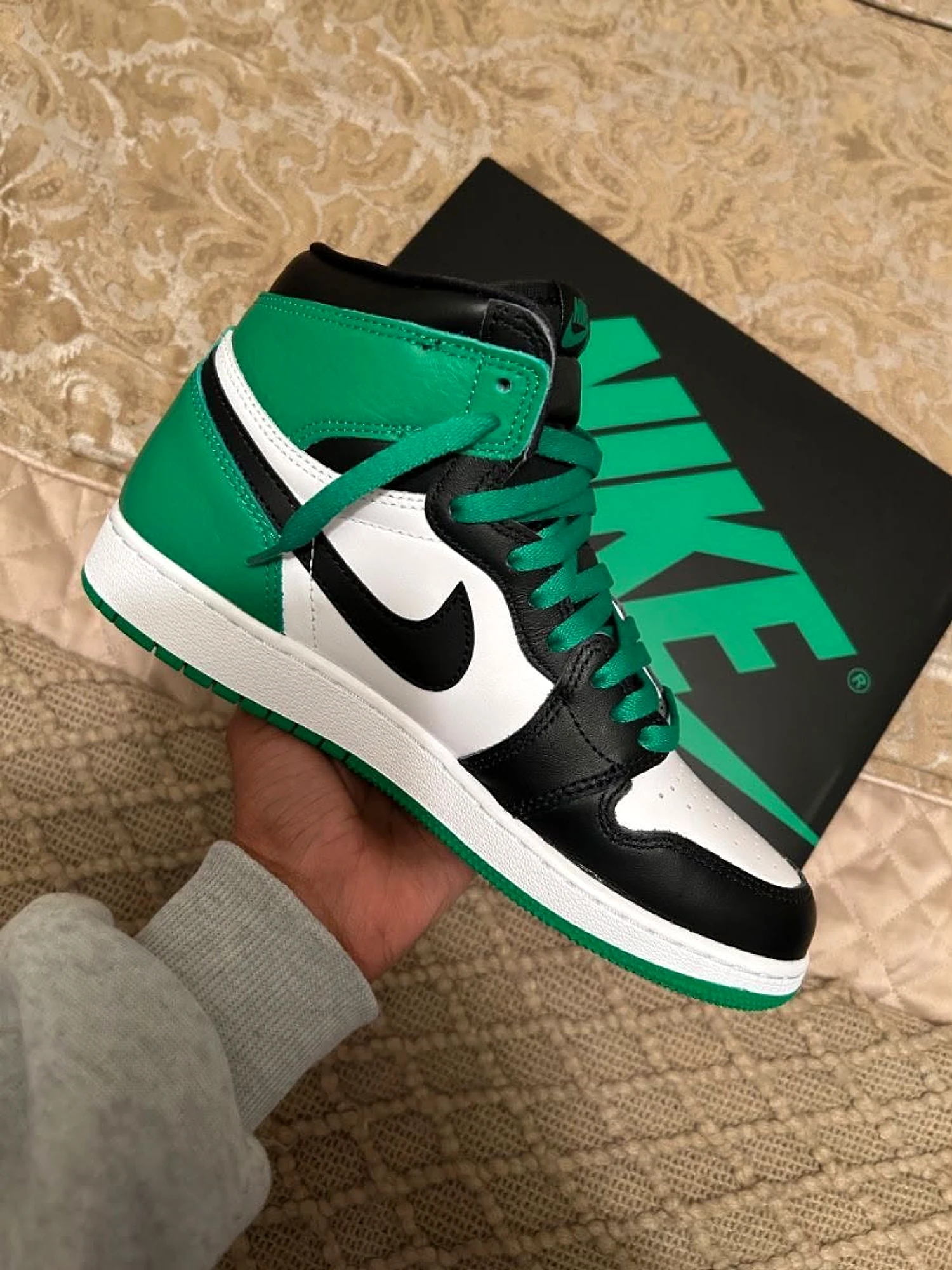 Air Jordan 1 Retro High OG Lucky Green