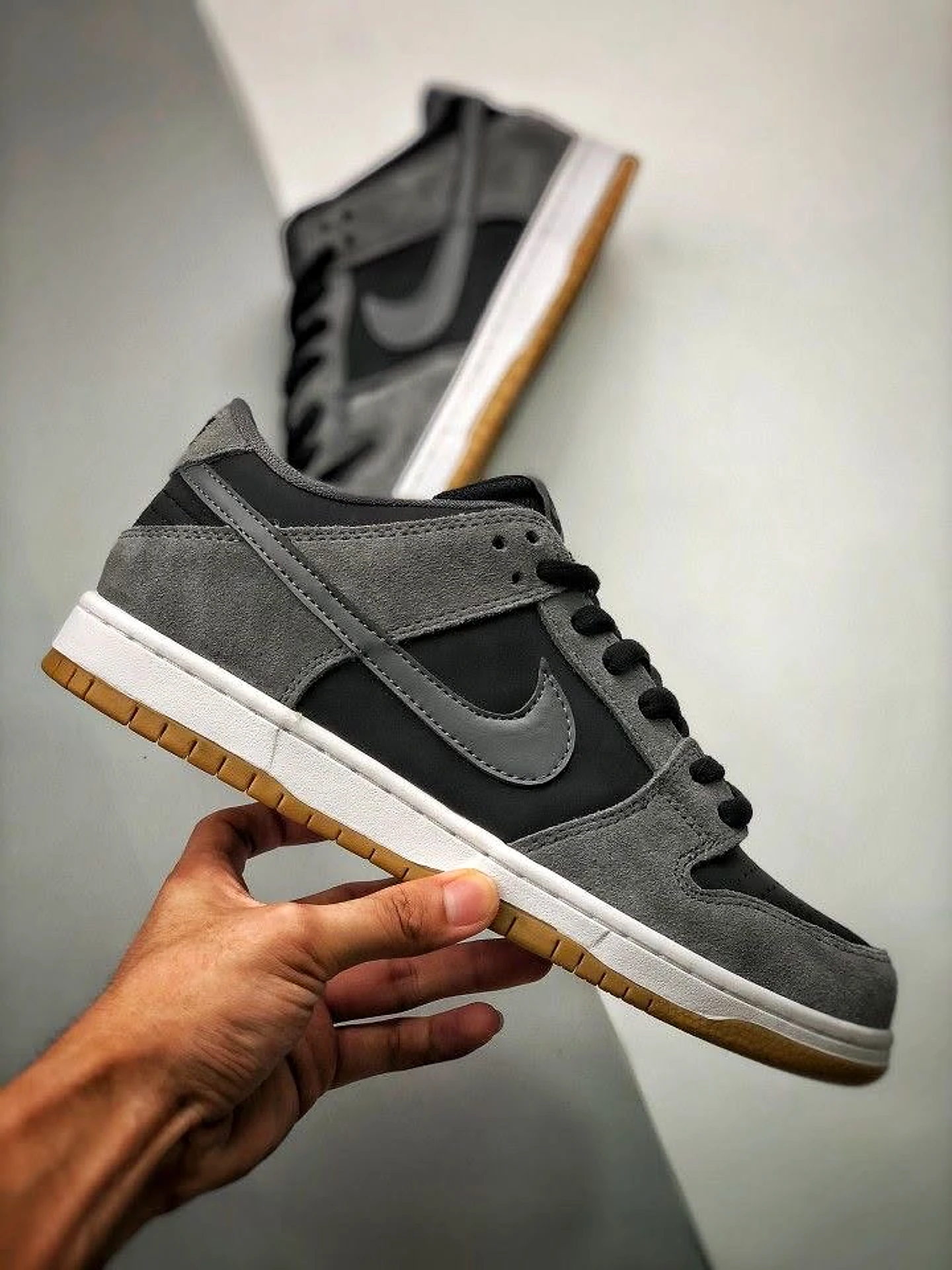Nike SB Dunk Low Pro Grey / Black, Gum Sole